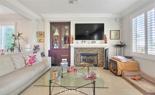 Detail Gallery Image 11 of 67 For 27641 Atlas Ln, Canyon Country,  CA 91351 - 4 Beds | 2/1 Baths