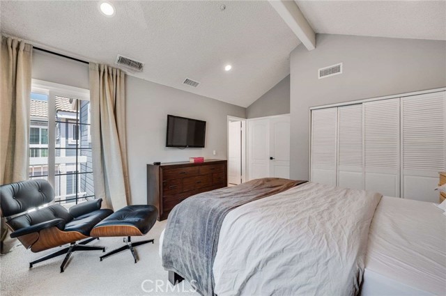 Detail Gallery Image 13 of 24 For 2461 Oneida St #B,  Pasadena,  CA 91107 - 4 Beds | 2/1 Baths