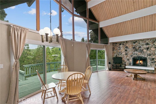 Detail Gallery Image 5 of 35 For 263 Golf Course Road, Lake Arrowhead,  CA 92352 - 4 Beds | 2 Baths