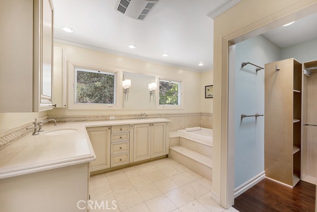 17232 Quesan Place, Encino CA: https://media.crmls.org/medias/1bcde6bd-a7ea-49eb-9fab-45f698affb94.jpg