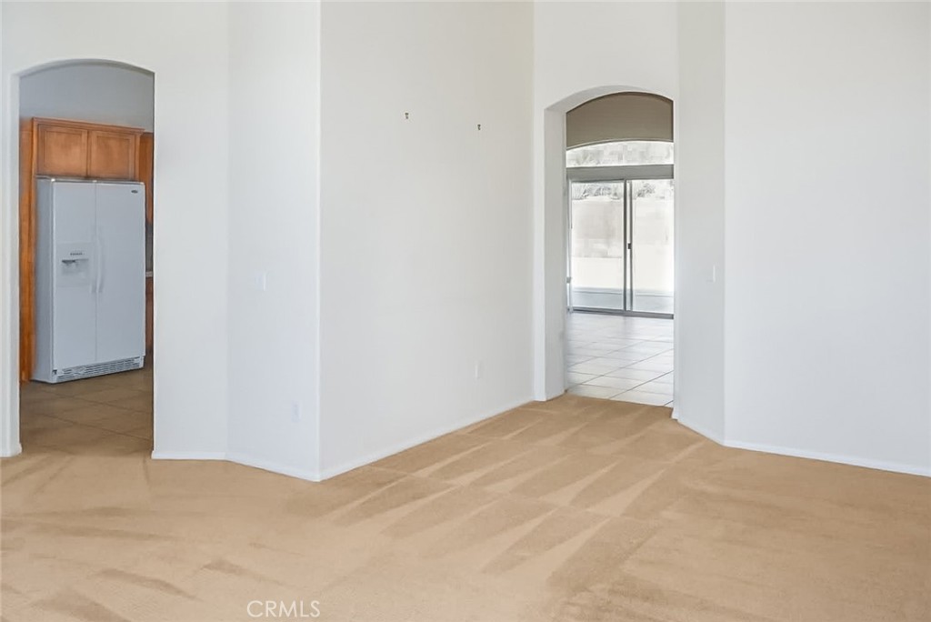 https://media.crmls.org/medias/1bce2d1d-c084-4693-b1ad-8c0865ecae67.jpg?preset=X-Large