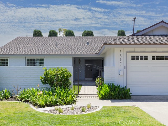 Detail Gallery Image 1 of 28 For 17352 Amaganset Way, Tustin,  CA 92780 - 4 Beds | 2 Baths
