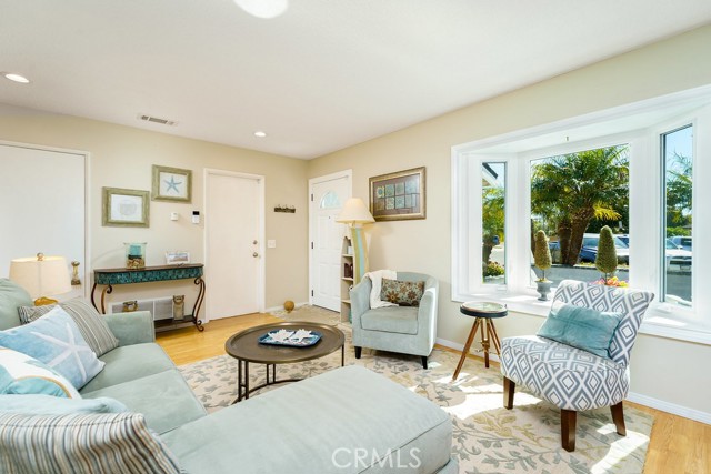 Image 9 of 44 For 18011 Shoreview