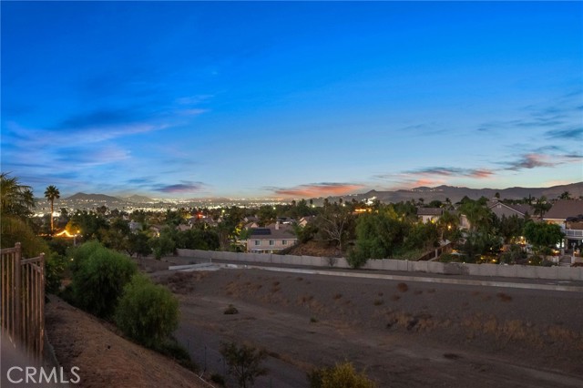 Detail Gallery Image 12 of 53 For 3547 Hawthorne Dr, Corona,  CA 92881 - 3 Beds | 2/1 Baths