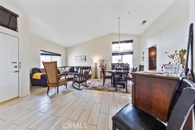 Detail Gallery Image 3 of 15 For 15705 Navaja Cir, Moreno Valley,  CA 92551 - 4 Beds | 2 Baths