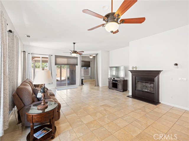 Detail Gallery Image 17 of 46 For 10387 Glen Oaks Ln, Apple Valley,  CA 92308 - 2 Beds | 2 Baths