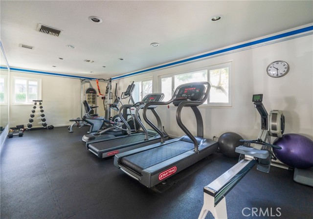 Detail Gallery Image 35 of 38 For 6020 Bixby Village #63,  Long Beach,  CA 90803 - 1 Beds | 1 Baths