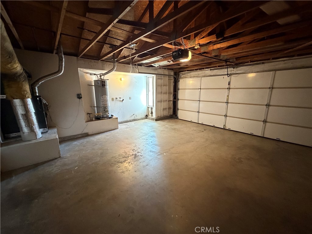https://media.crmls.org/medias/1bd1412f-c272-45a5-a451-9a7a1100e0b8.jpg?preset=X-Large