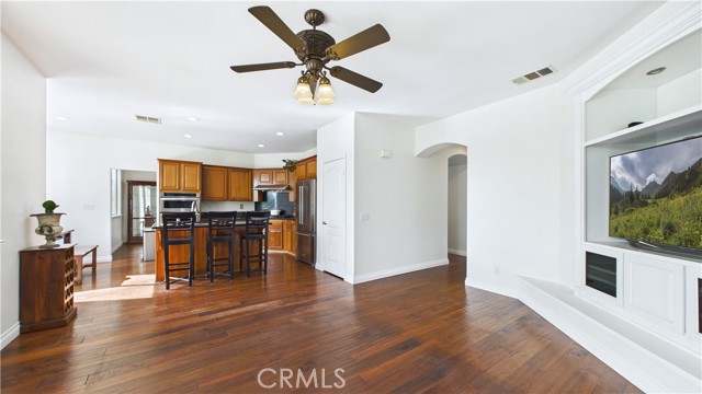 Detail Gallery Image 15 of 61 For 27824 Pine Crest, Castaic,  CA 91384 - 5 Beds | 4 Baths