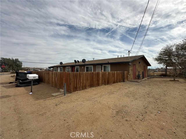 Detail Gallery Image 7 of 17 For 11895 White Ave, Adelanto,  CA 92301 - 6 Beds | 3 Baths