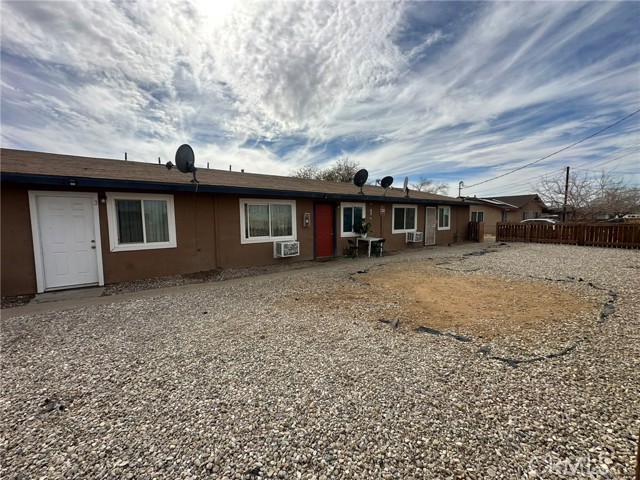 Detail Gallery Image 16 of 17 For 11895 White Ave, Adelanto,  CA 92301 - 6 Beds | 3 Baths