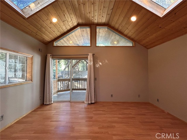 Detail Gallery Image 9 of 16 For 23348 S Village Ln, Crestline,  CA 92348 - 2 Beds | 1 Baths