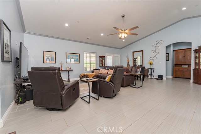 Detail Gallery Image 11 of 62 For 16605 Deer Creek Dr, Springville,  CA 93265 - 4 Beds | 3 Baths