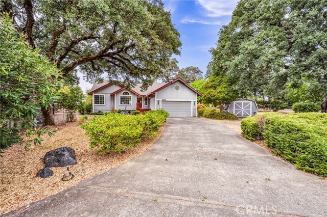 Detail Gallery Image 1 of 35 For 18026 Huckleberry Ct, Hidden Valley Lake,  CA 95467 - 3 Beds | 2 Baths