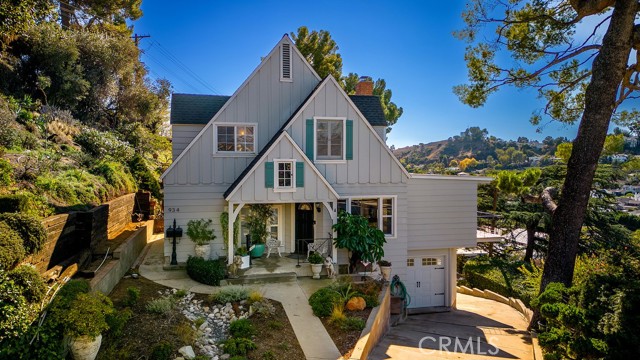 934 Highline Rd, Glendale CA: https://media.crmls.org/medias/1bd3875b-8c98-41b8-9198-b2eeda1c1fb4.jpg