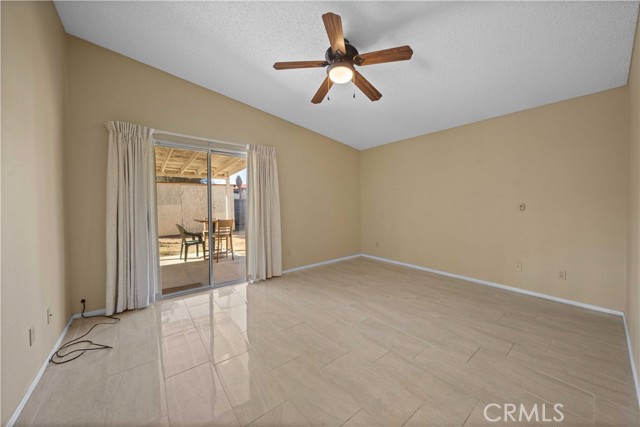 Detail Gallery Image 14 of 20 For 43815 Silver Bow Rd, Lancaster,  CA 93535 - 3 Beds | 2 Baths