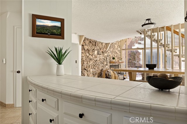 Detail Gallery Image 13 of 36 For 180 Grass Valley #37,  Lake Arrowhead,  CA 92352 - 2 Beds | 2 Baths