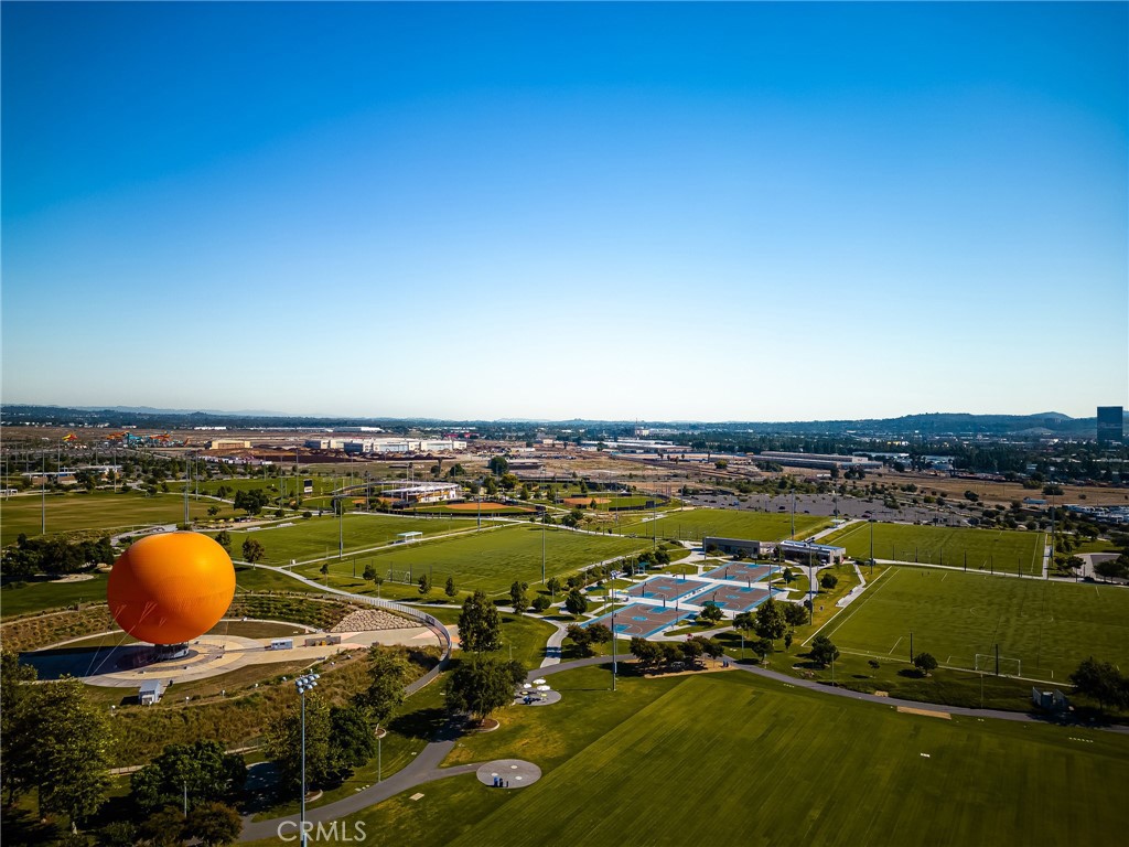 https://media.crmls.org/medias/1bd4a484-fbaa-4ac6-bf62-6d8b1f038f6a.jpg?preset=X-Large