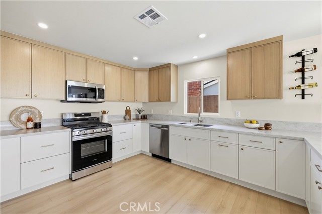 Detail Gallery Image 11 of 35 For 2133 Cochran, Simi Valley,  CA 93065 - 3 Beds | 2 Baths