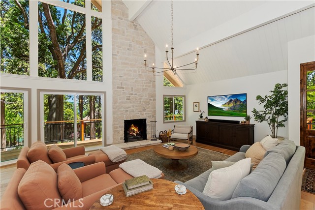 Detail Gallery Image 19 of 74 For 468 Sky View Ridge Dr, Lake Arrowhead,  CA 92352 - 3 Beds | 3/1 Baths