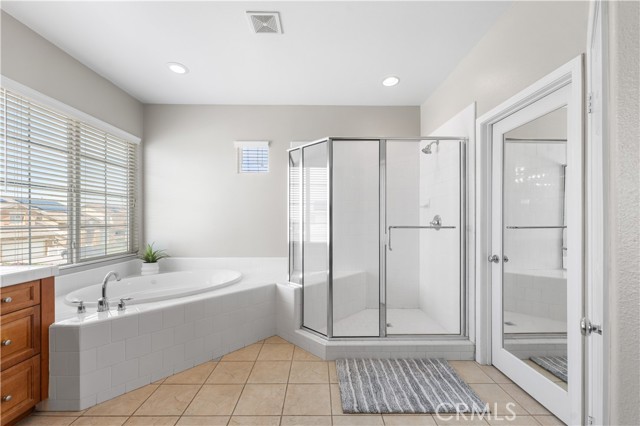 42639 Biscay, Lancaster CA: https://media.crmls.org/medias/1bd5e04d-2b25-4488-bd29-91b38da9abea.jpg