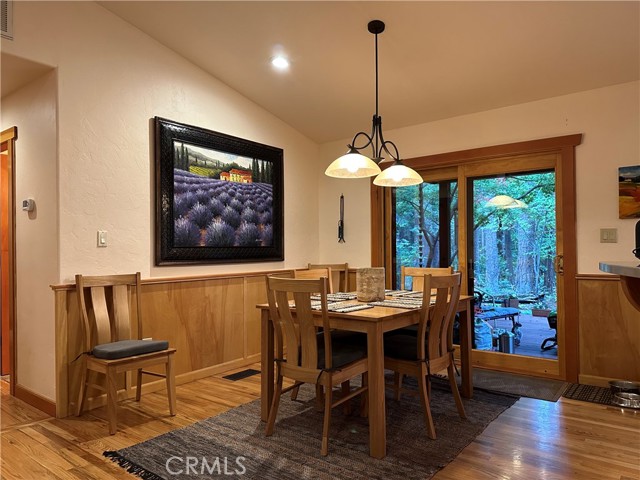 Detail Gallery Image 19 of 54 For 2101 Davis Place Rd, Mount Shasta,  CA 96067 - 4 Beds | 2/1 Baths