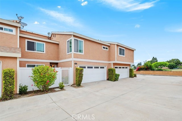 25165 Charlinda Drive, Mission Viejo CA: https://media.crmls.org/medias/1bd6a2d7-20c7-4774-bc25-c4387f09a9bf.jpg