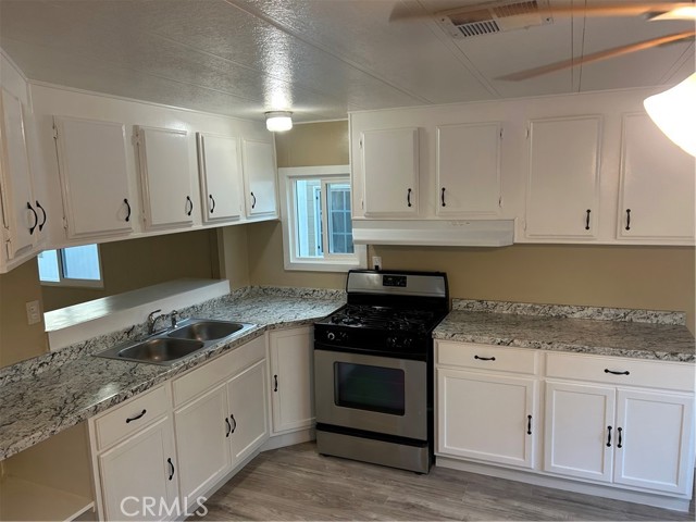 Detail Gallery Image 6 of 25 For 6656 E Rosecrans Ave #N12,  Paramount,  CA 90723 - 1 Beds | 1 Baths