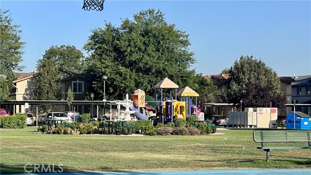 600 Hosking Avenue, Bakersfield CA: https://media.crmls.org/medias/1bd83652-ec51-4ee9-87be-664cd9818921.jpg