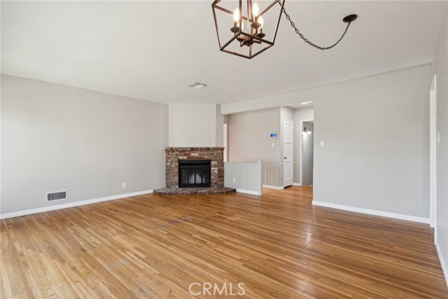 17048 Baltar Street, Lake Balboa CA: https://media.crmls.org/medias/1bd8c31b-ec2c-49b4-8745-b20153fb09b6.jpg