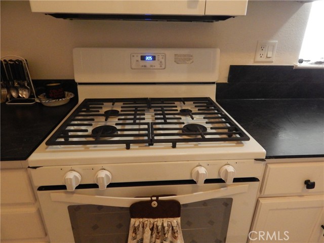 2200 W WILSON, Banning CA: https://media.crmls.org/medias/1bd9eb33-6bcc-4712-b64d-eed24f27433d.jpg