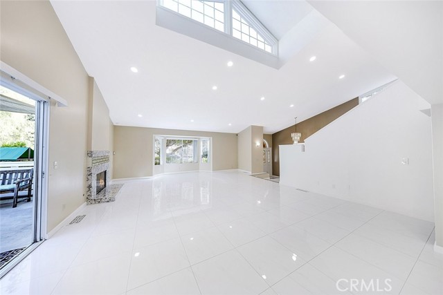 Detail Gallery Image 16 of 52 For 2255 E Chevy Chase Dr, Glendale,  CA 91206 - 4 Beds | 3 Baths