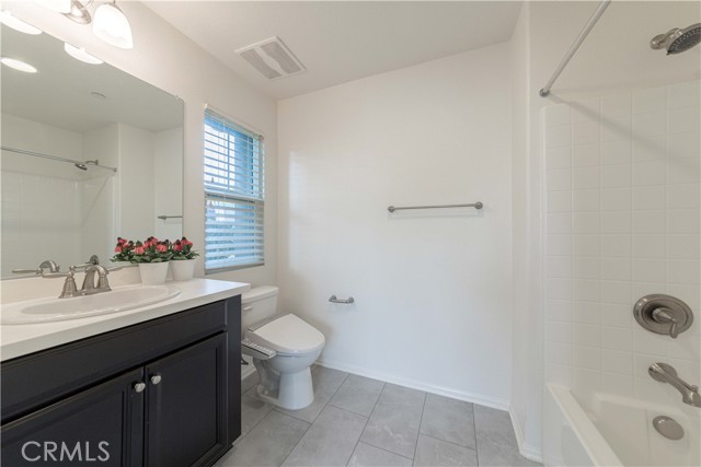 12438 Amesbury Circle, Whittier CA: https://media.crmls.org/medias/1bda80a8-90ab-4e4d-8656-13bea98daaab.jpg
