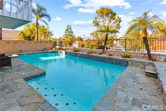 23382 Via Chiripa, Mission Viejo CA: https://media.crmls.org/medias/1bdbe777-fece-468b-82d7-cfb9d4bb764b.jpg