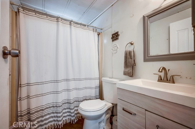 17400 Valley Blvd, Fontana CA: https://media.crmls.org/medias/1bdc3d4a-b55a-4d40-8c1b-be2551b9211a.jpg