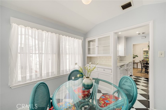 Detail Gallery Image 15 of 38 For 1433 Del Monte Dr, Glendale,  CA 91207 - 2 Beds | 1/1 Baths