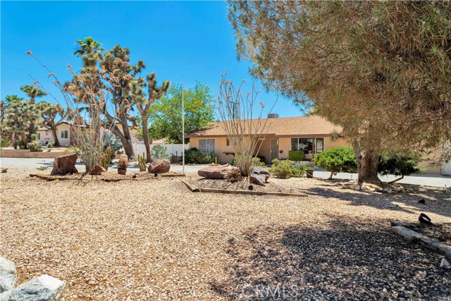Image 2 for 7578 Alaba Ave, Yucca Valley, CA 92284