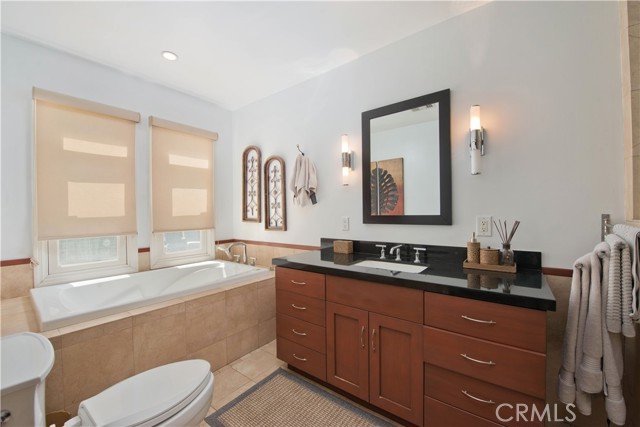 13964 Peach Grove Street, Sherman Oaks CA: https://media.crmls.org/medias/1bde0c8a-eeb9-4af7-9ca0-6a776071a1a9.jpg