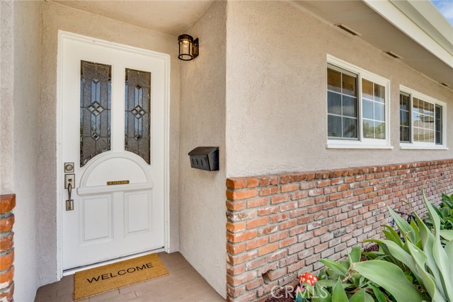 5272 Caliente Drive, Huntington Beach CA: https://media.crmls.org/medias/1bde4128-d808-4c81-b05e-211f6c667439.jpg