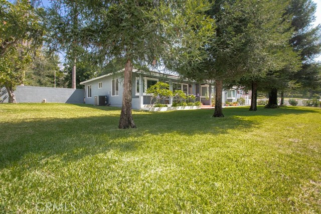 1019 W Milton Drive, Glendora CA: https://media.crmls.org/medias/1bde83bb-6fcc-490c-92a2-0c105fec2706.jpg