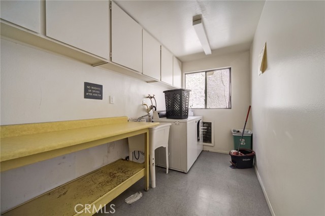 Detail Gallery Image 26 of 29 For 7305 Milwood Ave #4,  Canoga Park,  CA 91303 - 1 Beds | 1 Baths