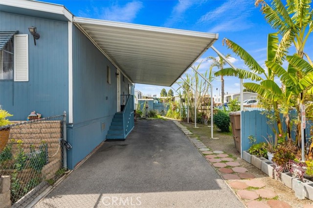 Detail Gallery Image 3 of 12 For 216 Vivian Ln, Bakersfield,  CA 93308 - 3 Beds | 2 Baths