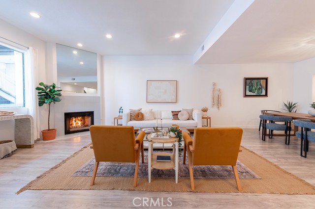 Detail Gallery Image 8 of 35 For 839 Larrabee St #6,  West Hollywood,  CA 90069 - 2 Beds | 2/1 Baths