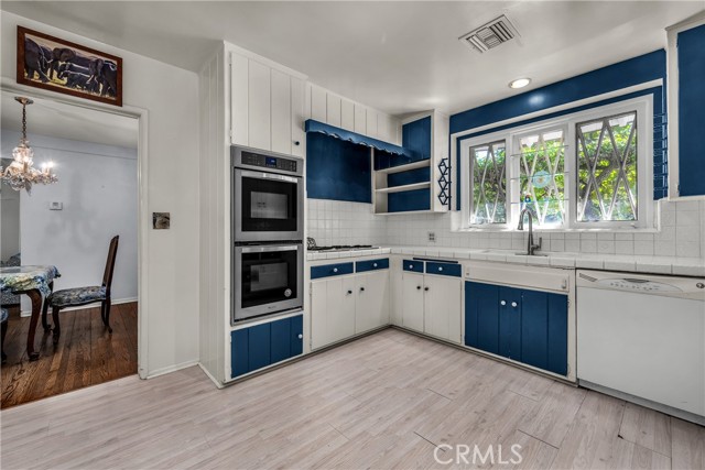 4317 Petit Avenue photo 10