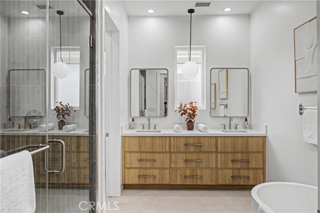 Detail Gallery Image 22 of 33 For 2205 Marshalfield a,  Redondo Beach,  CA 90278 - 4 Beds | 3/1 Baths