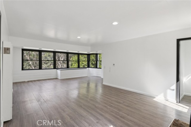 Detail Gallery Image 10 of 41 For 532 Sunset, Crestline,  CA 92325 - 3 Beds | 1/1 Baths