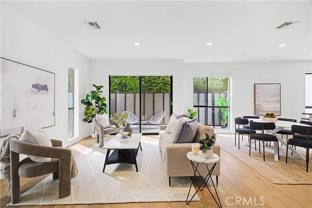 Detail Gallery Image 3 of 31 For 3981 Moore St #101,  Los Angeles,  CA 90066 - 2 Beds | 2 Baths