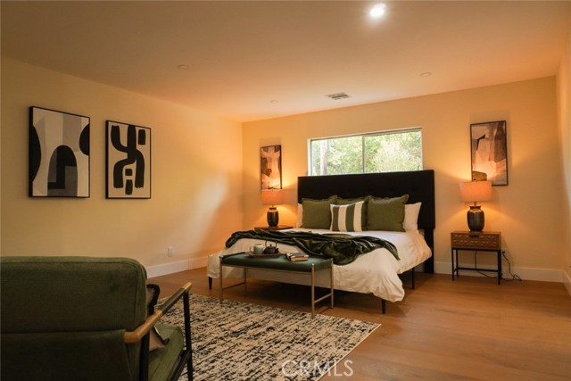 23242 Burbank Boulevard, Woodland Hills CA: https://media.crmls.org/medias/1be34491-c390-487a-9759-dc23cd0223a2.jpg