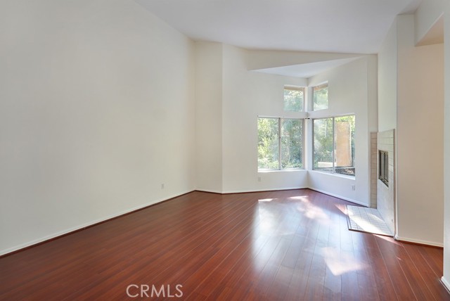 Image 23 of 50 For 961 Lone Pine