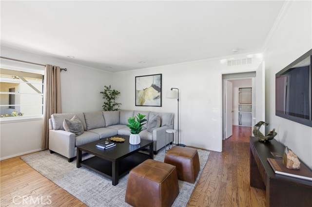 Detail Gallery Image 5 of 34 For 18638 Malden, Northridge,  CA 91324 - 4 Beds | 2 Baths